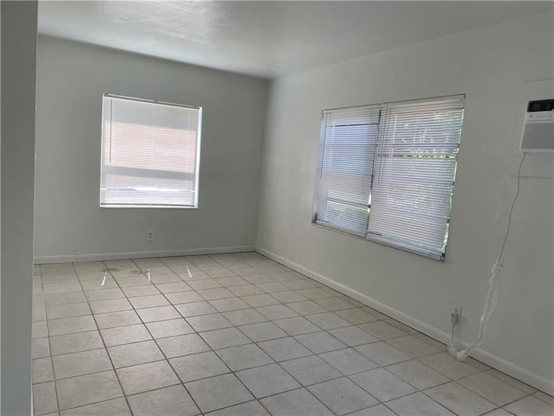 Foto del edificio - 1501 NE 8th St