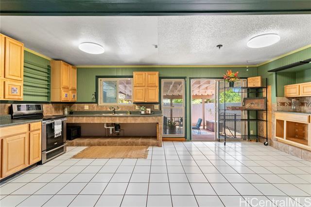 Building Photo - 87-175-175 Manuoioi Pl