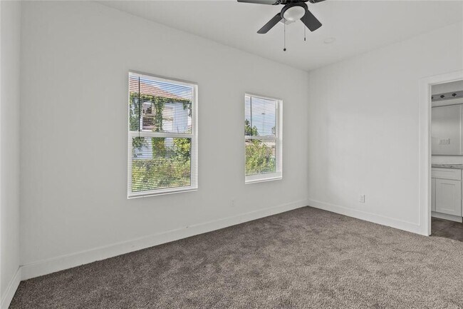 Foto del edificio - 8503 Denby St