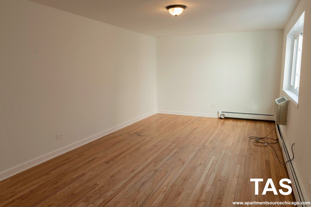 Foto principal - 6211 N Kenmore Ave