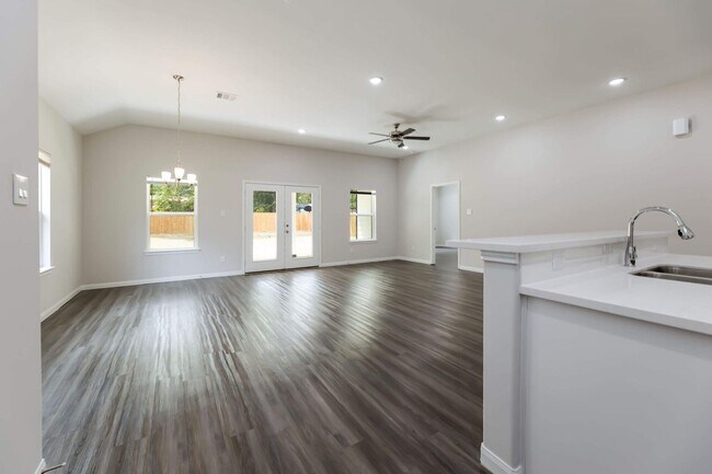 Foto del edificio - Gorgeous New Construction with High Ceilin...