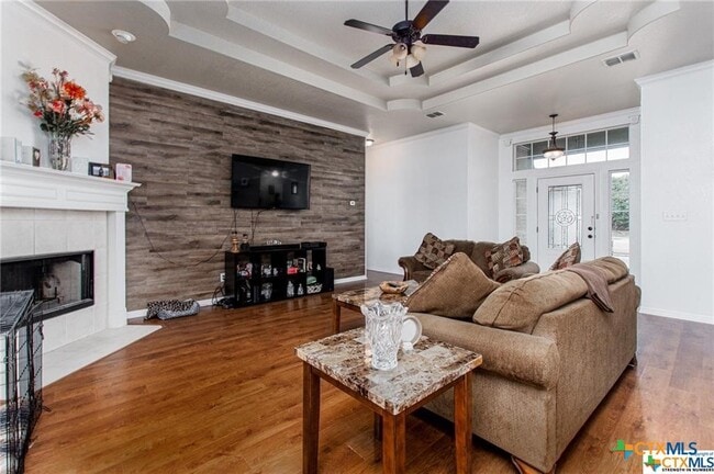 Building Photo - 1415 Loving Trl