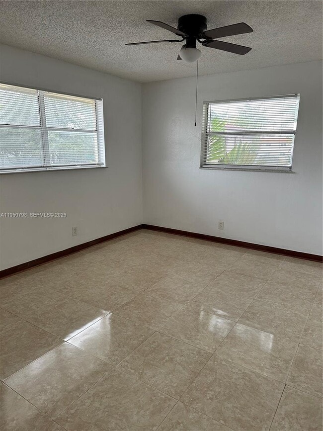 Building Photo - 6636 SW 41st St