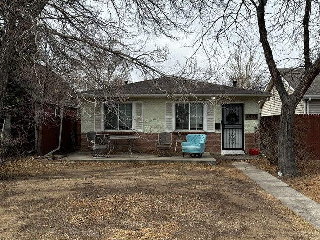 "Charming 4-Bed, 2-Bath Home in Denver's Vibrant Neighborhood!" - "Charming 4-Bed, 2-Bath Home in Denver's Vibrant Neighborhood!"