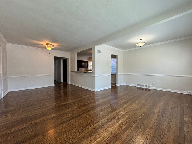 Foto del edificio - 422 S Hanley Rd