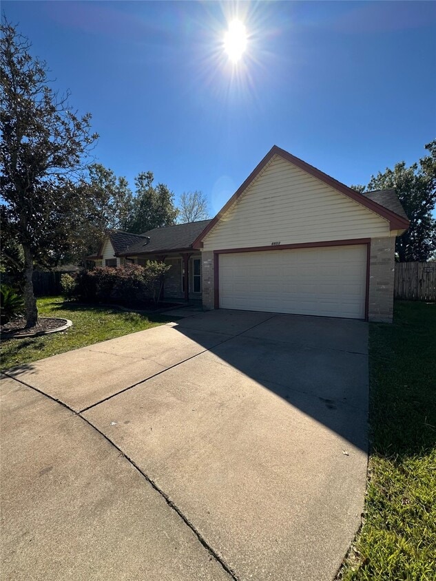 Primary Photo - 6603 Readsland Ln