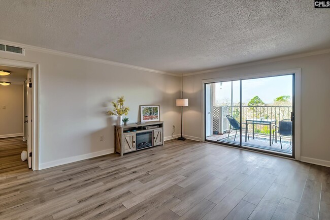 Building Photo - 1825 St Julian Pl