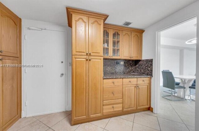 Foto del edificio - 999 Brickell Bay Dr