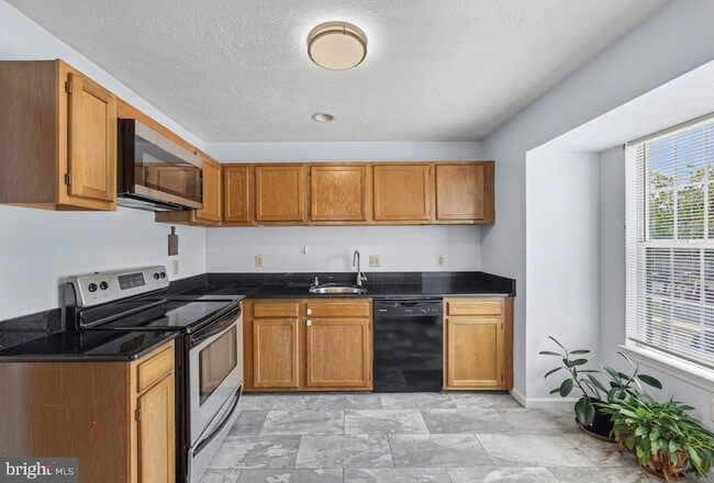 Building Photo - 1518 Deep Gorge Ct