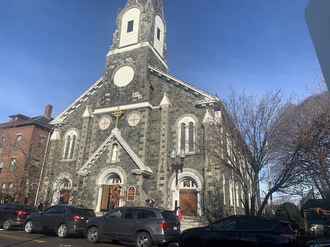 Foto del edificio - 314 Bunker Hill St