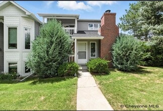 Building Photo - 207 E Carlson St
