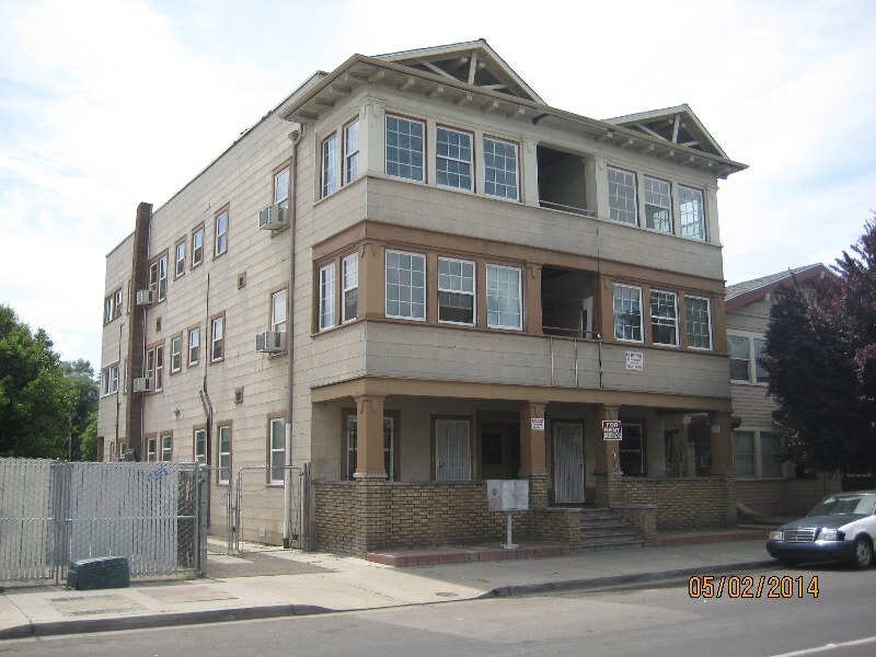 Foto principal - 330-334 E Oak St