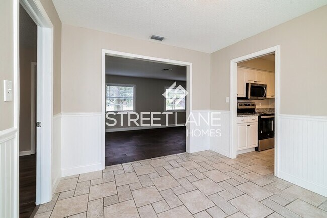 Foto del edificio - NOW OFFERING $250 OFF FIRST FULL MONTH'S R...