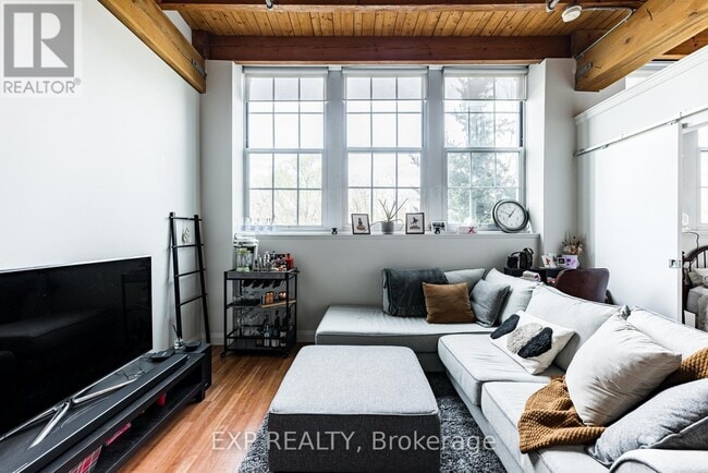 Building Photo - 543 Timothy St