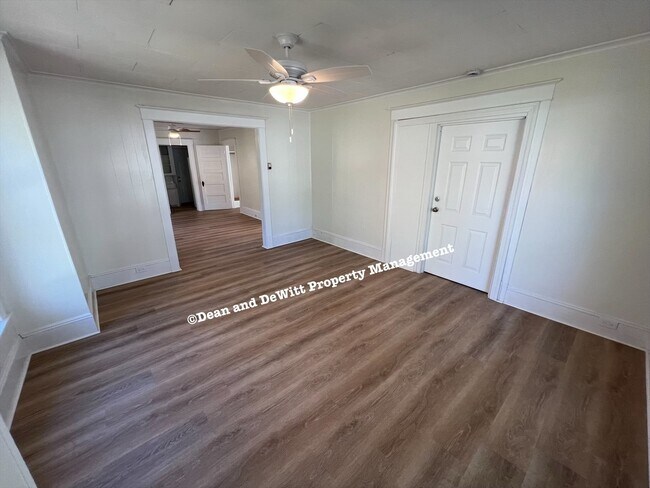 Foto del edificio - 2 Bed/1 Bath - Unit 1