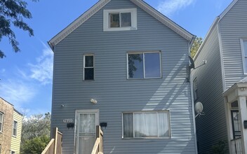 Building Photo - 5623 S Hermitage Ave