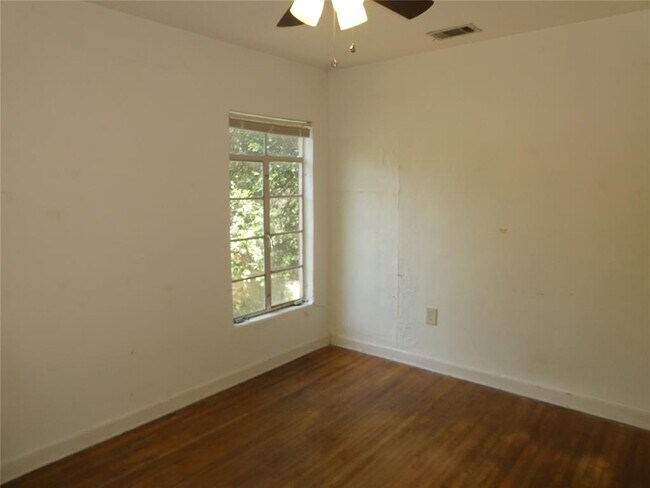 Foto del edificio - 4005 Maplewood Ave