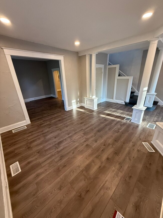 Foto del edificio - 659 Stebbins St