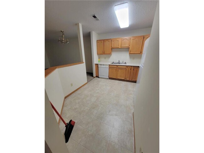 Foto del edificio - 855 Highview Dr