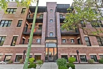 Building Photo - 4752 N Hamilton Ave