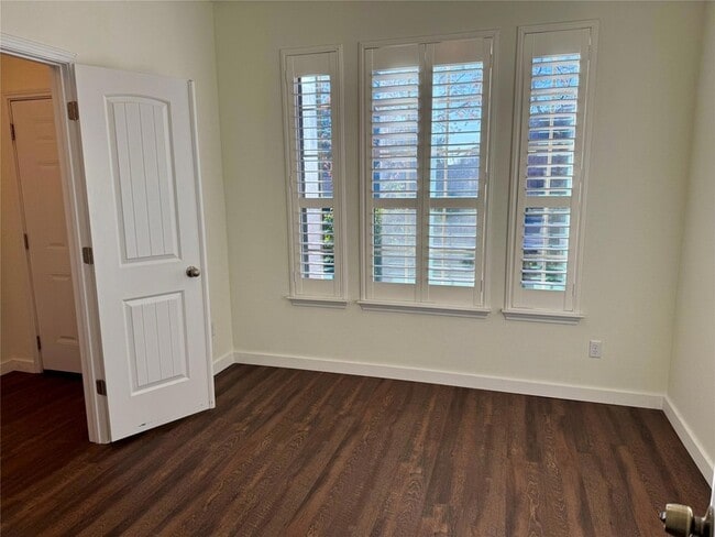 Building Photo - 408 Wolf Creek Way