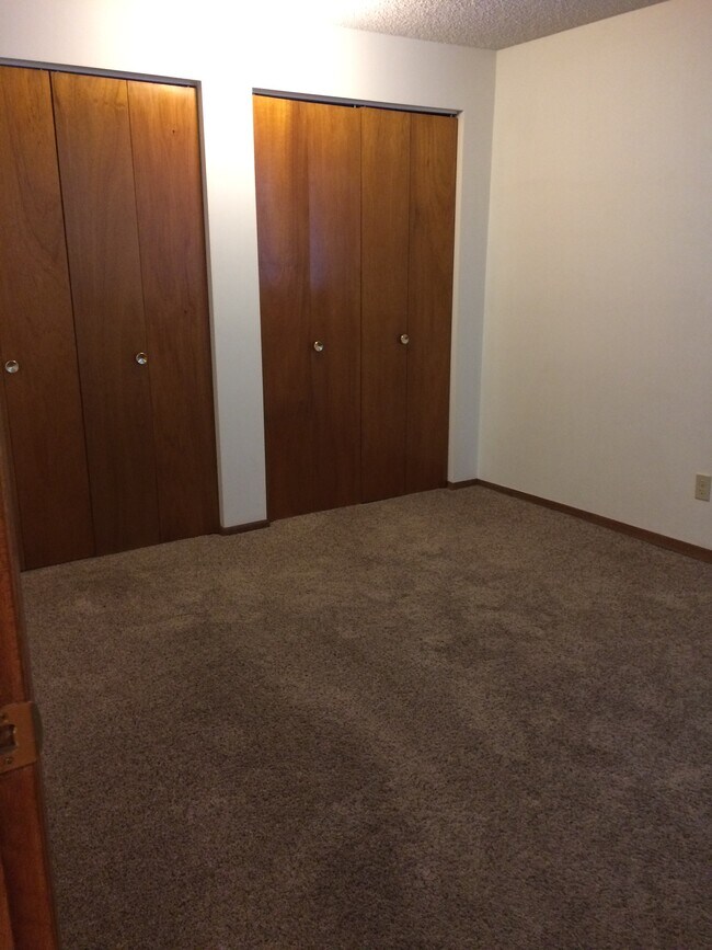 Dormitorio - 1303 W 13th Ave