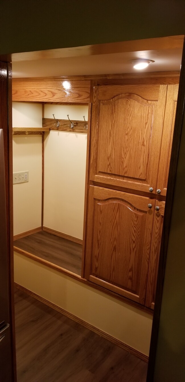 Mud Room - 226003 Swan Ave