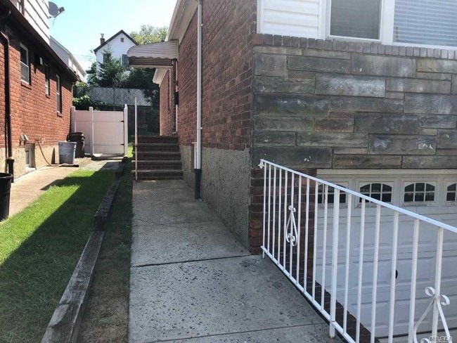 Building Photo - 59-23 161 St