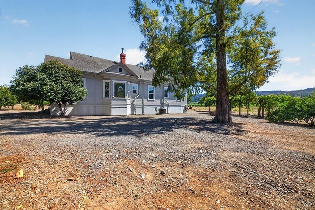 Building Photo - 4980 Dry Creek Rd