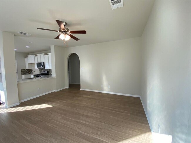 Building Photo - 8161 Daisy Cutter Crossing, Georgetown, TX...