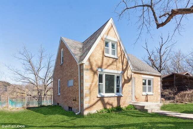 Building Photo - 8703 Van Emmon Rd