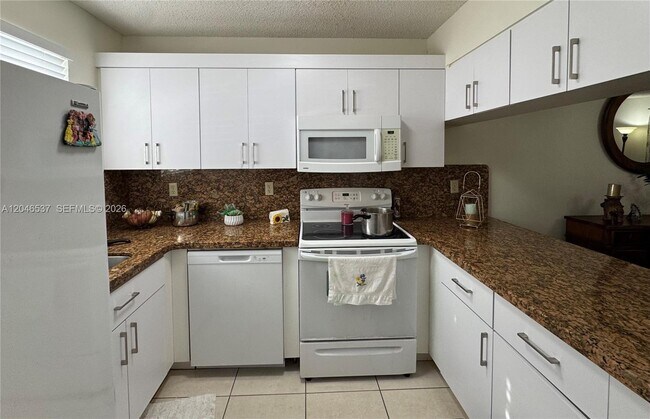 Building Photo - 2365 W 74th St