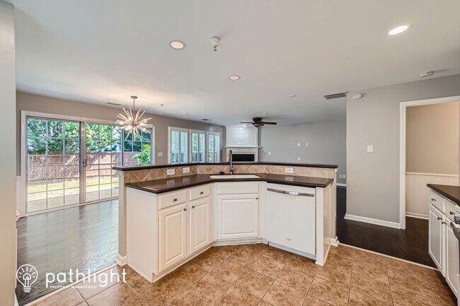 Building Photo - 312 Balaban Cir