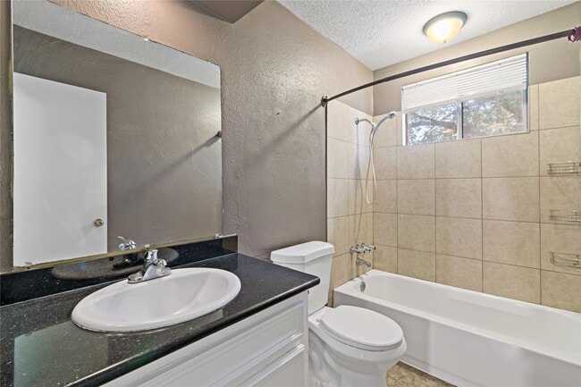 Building Photo - 11610 Hillcroft Ave