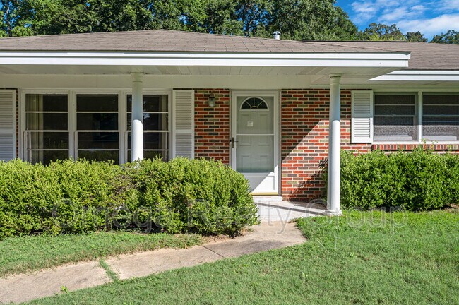 Building Photo - 119 Oakland Dr