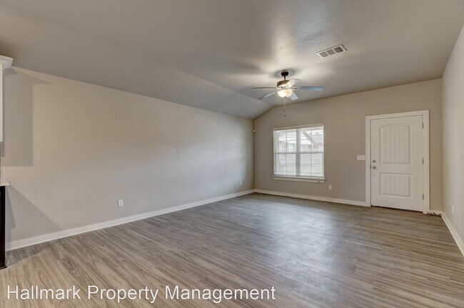 Building Photo - 3 br, 2 bath House - 708 Ivy Lane