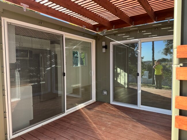 Foto del edificio - 2210 E Alvarado St