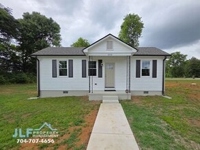 Building Photo - 6400 Bringle Ferry Rd