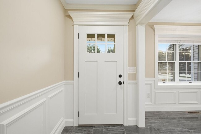 Building Photo - 193 The Meadows