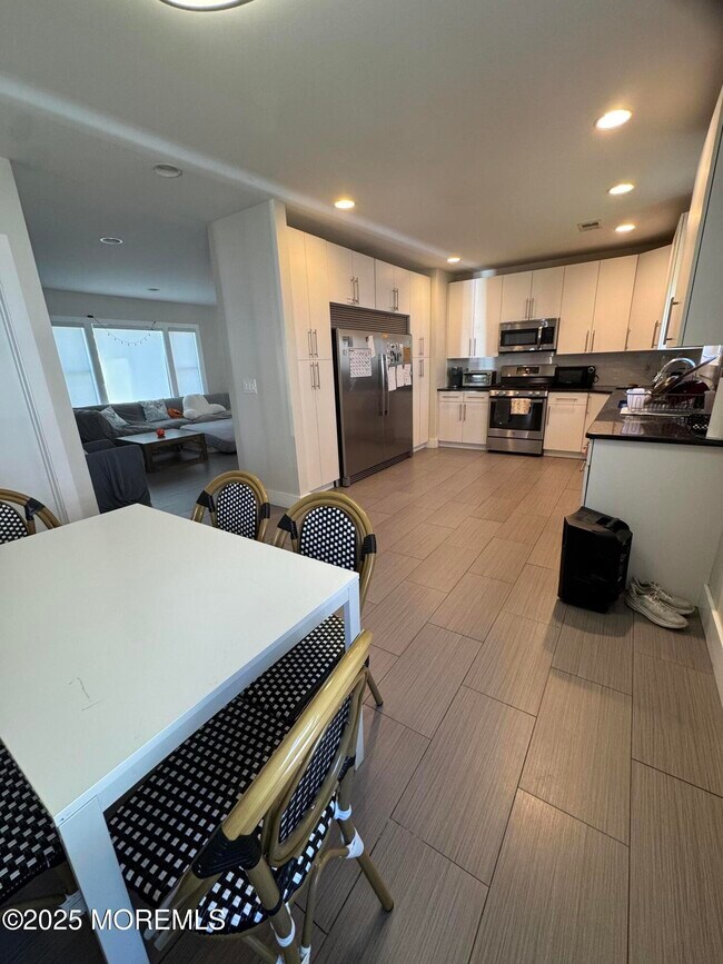 Foto del edificio - 106 Poplar Ave