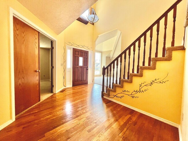 Building Photo - LOVELY HAPPY VALLEY HOME, AVAILABLE NOW!!