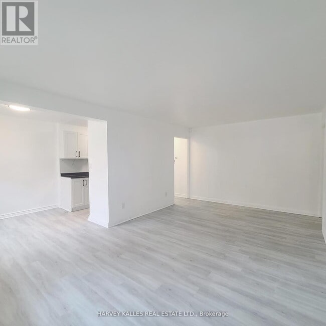 Building Photo - 125 Shelborne Ave