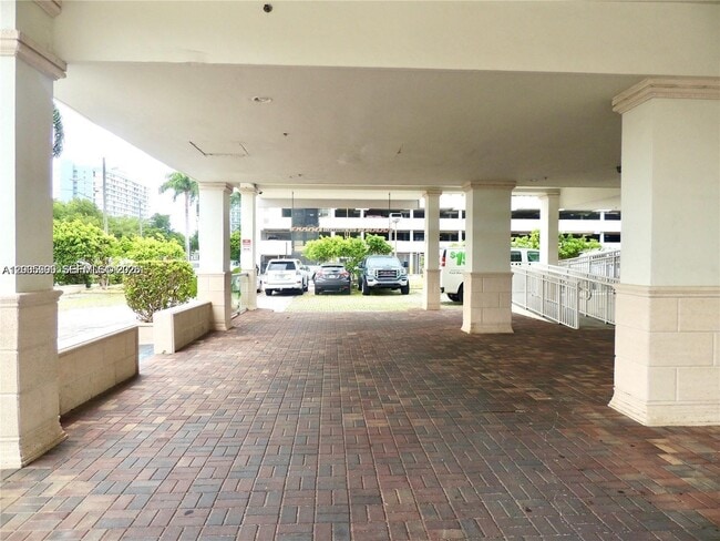 Building Photo - 7545 E Treasure Dr