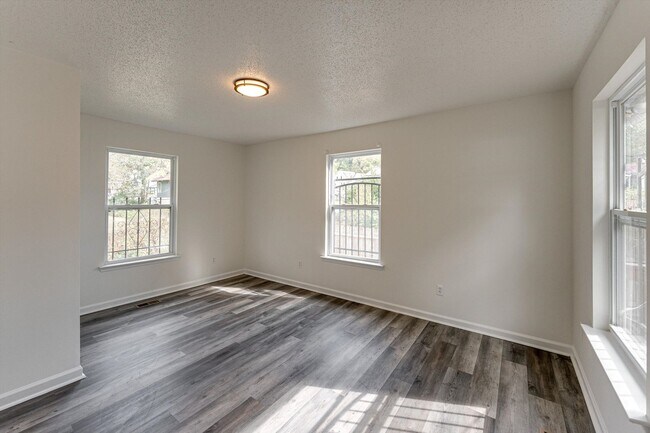 Foto del edificio - Adorable 2-Bedroom in St. Elmo for Rent!