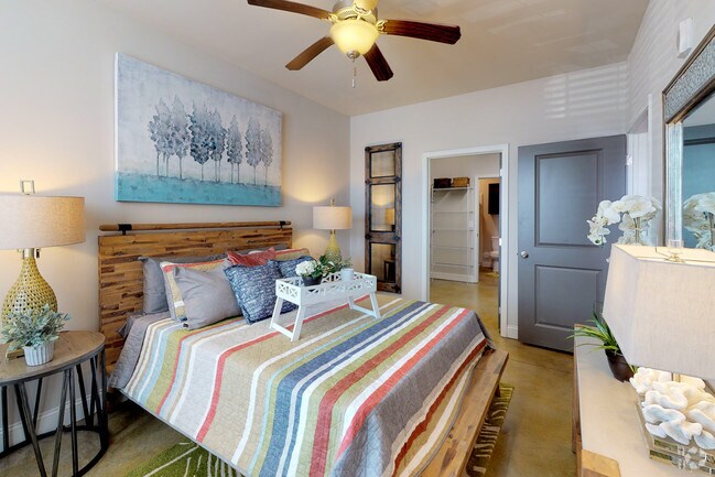 1BR, 1BA - 819 SF - SeaPath on 67th