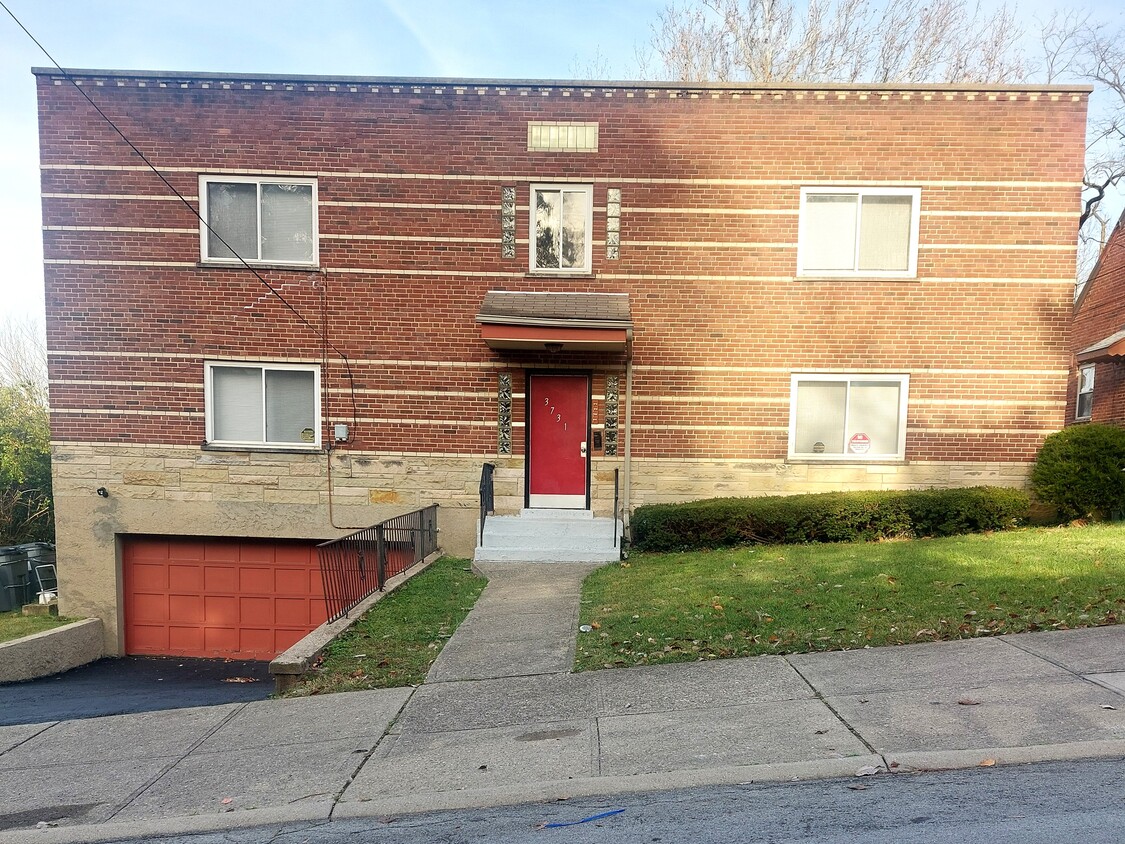 Foto principal - 3731 Dunkirk St