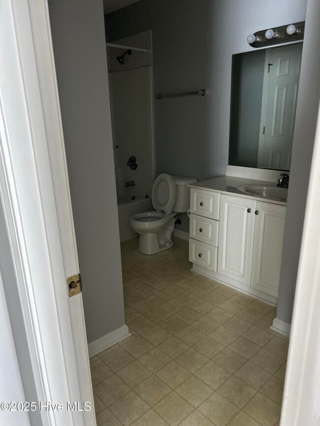 Building Photo - 4162 Breezewood Dr