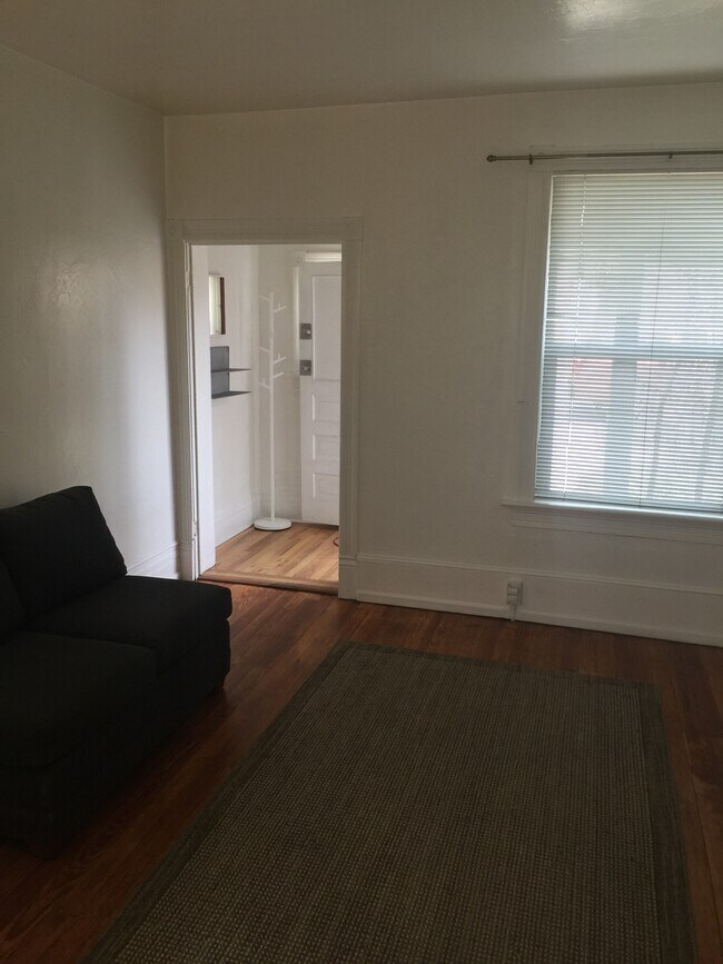 Foto del edificio - 144 W Cedar Ave