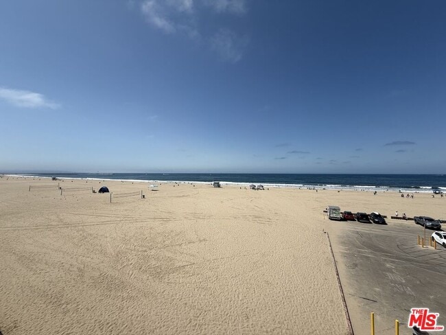 Building Photo - 2 Catamaran St