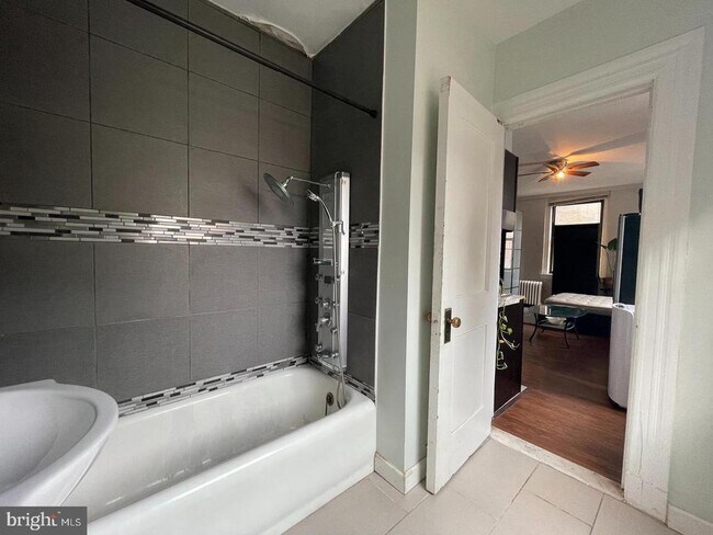 Foto del edificio - 1324 Locust St